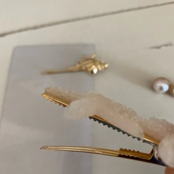 Pack of 2 gold tone hair clips + 1 hair pin (beach/summer/starfish/shell) - Picture 5 of 5